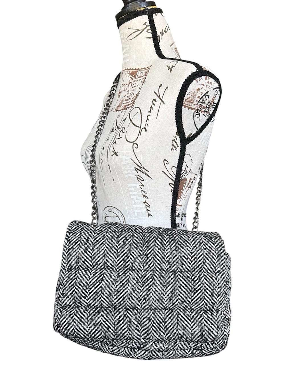 ZARA like new Herringbone Quilted Shoulder Purse with Chain